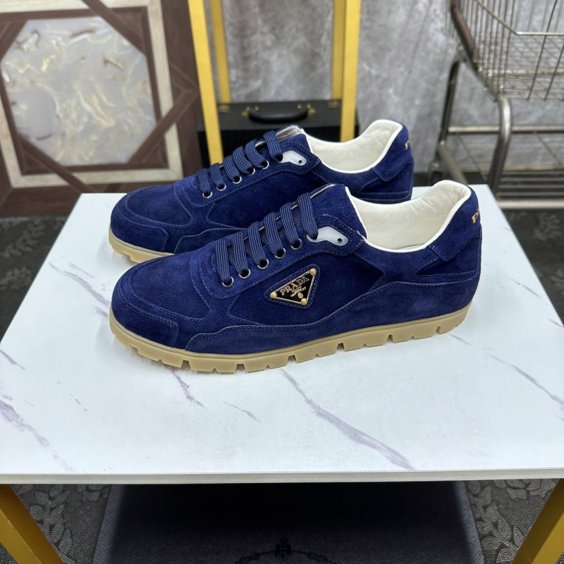 Pra*a casual shoes
